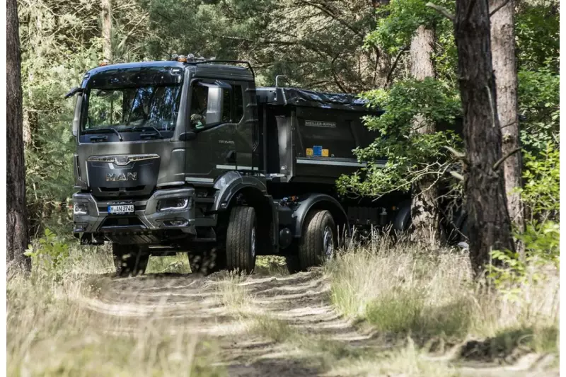 Der allradangetriebene MAN TGM 13.290 4 × 4 BL CH wird wegen seines kurzen Radstands speziell von Kommunalbetrieben und Bauunternehmern geschätzt. Quelle: MAN Truck & Bus