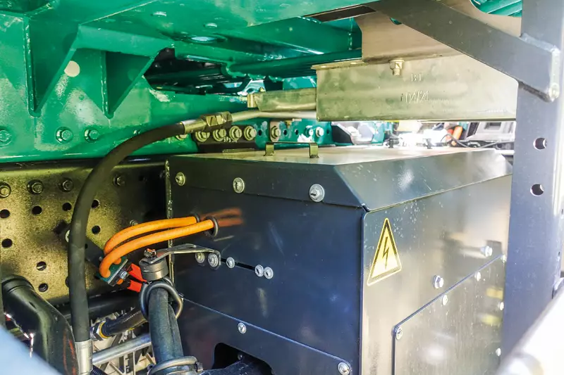 Die Details im Blick: Die elektrischen Komponenten des MAN eTGS sind kompakt verbaut und auf den Baustellenalltag ausgelegt. Quelle: Treffpunkt.Bau