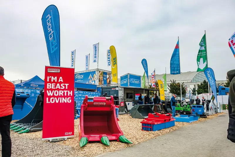 Mit „We are ready to RATL“ antwortete HS-Schoch auf das diesjährige Messemotto. Die Produkte des Unternehmens konnten nicht nur am Stand begutachten werden, sondern auch drei Mal am Tag in Live-Demonstrationen auf der Aktionsfläche Schrott und Metall. Quelle: Treffpunkt.Bau