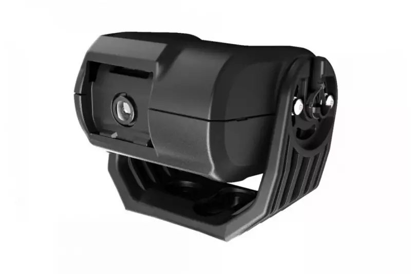 Mitte 2021 wird Mekratronics eine Rückfahrkamera mit Shuttergehäuse auf den Markt bringen, das die Kameralinse vor Schmutz, Staub und Eis schützt. Beim Einlegen des Rückwärtsgangs öffnet sich das
Gehäuse automatisch.