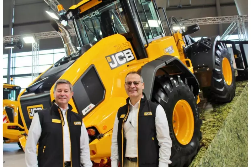 Martin Thelen (l.), Marketingleiter, und Frank Zander, Geschäftsführer JCB Deutschland, sahen die Agritechnica als Abrundung für die Neuausrichtung des Unternehmens.