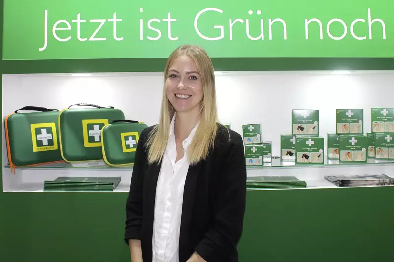 Erste-Hilfe-Produkte müssen einfach und funktional sein, sagte uns Mikaela Sköldberg, Communications Manager bei Orkla Cederroth.Das Unternehmen ist spezialisiert auf Lösungen für Unfallerstversorgung und Erste-Hilfe-Stationen. Quelle: Treffpunkt.Bau