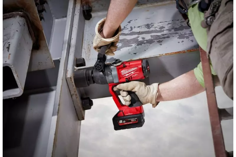 Der Akku-Schlagschrauber M18 ONEFHIWF1 bietet mit One-Key-Werkzeugkontrolle eine optimale Anpassung an unterschiedliche Arbeitssituationen.