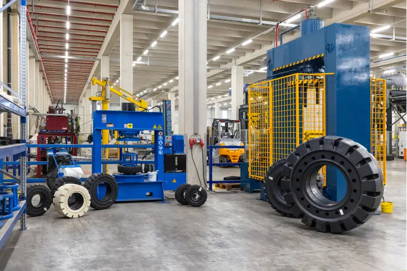 Industriereifen für Flurförderzeuge werden deutschlandweit innerhalb von 24 bis 48 Stunden ausgeliefert.