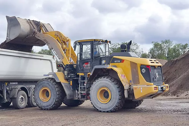 Muli holte den ersten LiuGong-Vorführradlader nach Deutschland. Ein 877H mit 24,5 t.