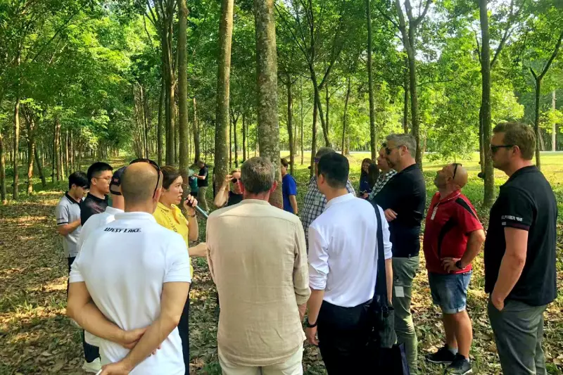 Pneuhage-Kundenreise vom 17. - 21. April 2024 mit Besichtigung des Lkw-Reifenwerks von ZC Rubber in Thailand und Besuch einer Kautschukplantage.