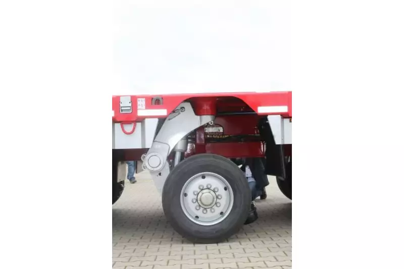 Detailansicht der 12–Tonnen–Pendelachse.