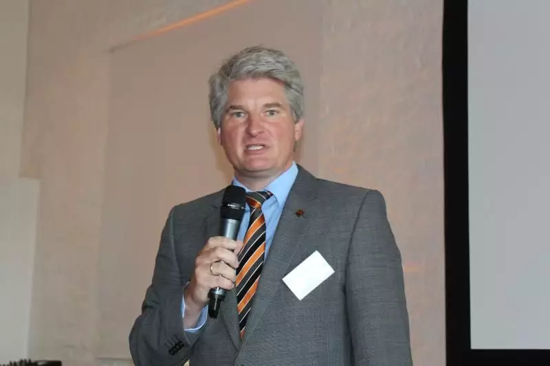Jorn Kick, Landesvorsitzender des BDB Schleswig-Holstein, führte durch die Abendveranstaltung.