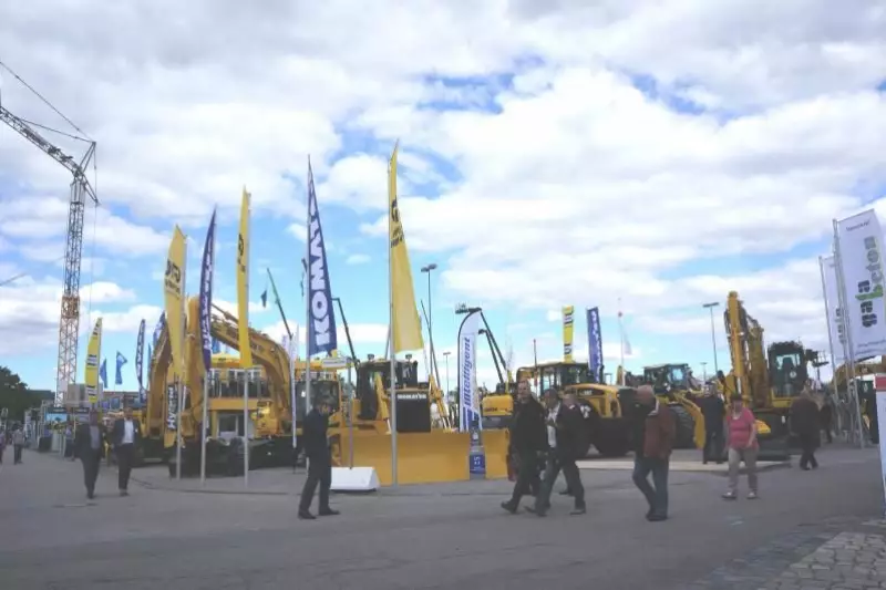 Komatsu stellte zusammen mit dem Händler GP Papenburg den
neuen WA470-7 Radlader vor.