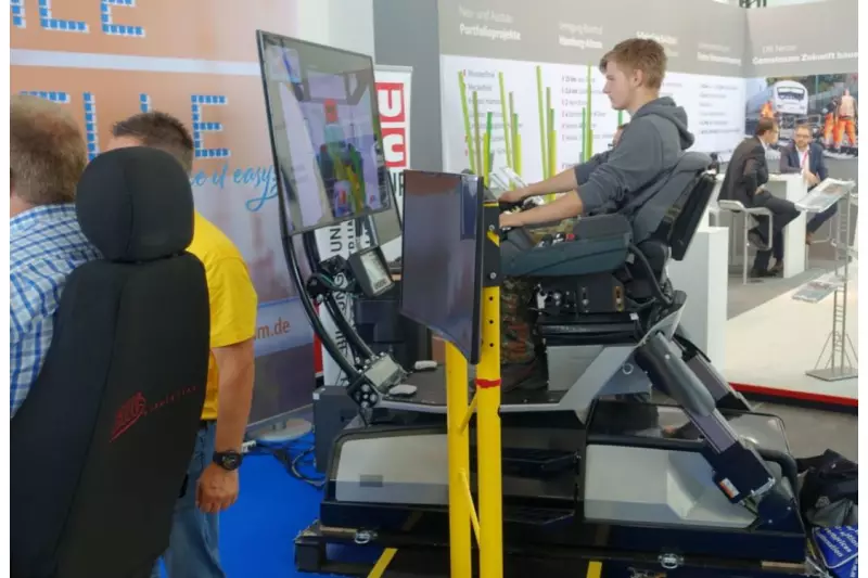 Früh übt sich, was ein Meister werden will. Am VDBUM-Stand trainierten Jung und Alt den Einsatz von Baumaschinen.