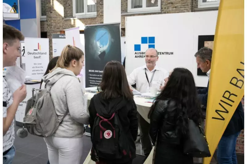 Speziell am „nordjob-Bau-Infotag” informierten sich über 1.000 interessierte Schüler über die Bauberufe. Großer Andrang herrschte auch am Stand des Ausbildungszentrums Ahrensbök.