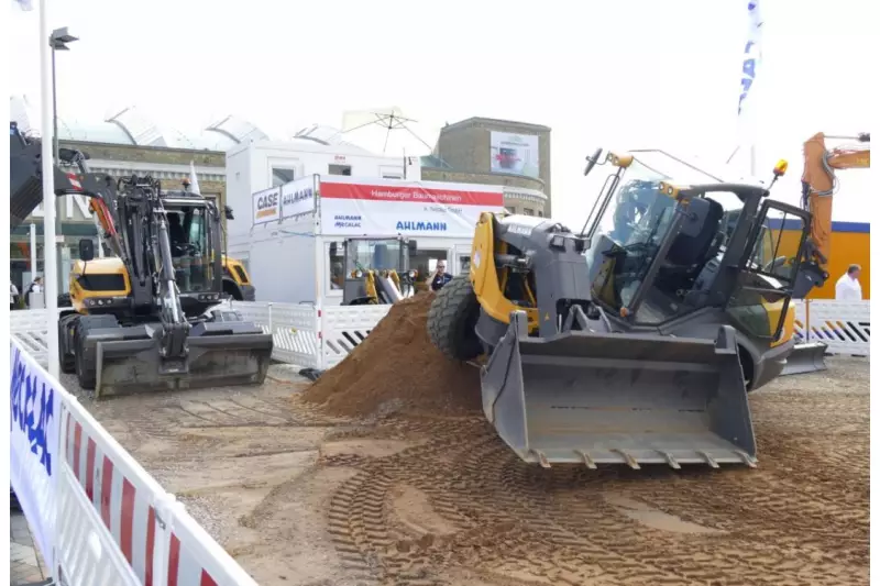 Beeindruckend beweglich und faszinierend vielfältig einsetzbar sind die Maschinen von Mecalac, die am Ahlmann Messestand auch in Aktion zu sehen waren.