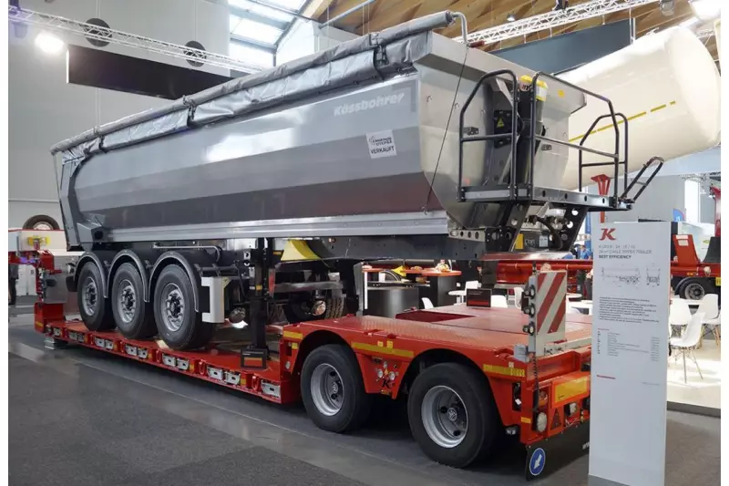 Viel drauf haben die Fahrzeuge von Kässbohrer. Die nutzlaststarken Kipper überzeugen mit Effizienz und Haltbarkeit. Quelle: Treffpunkt.Bau
