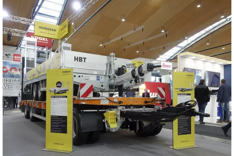 Der 1.000.000 Anhänger wurde letztes Jahr verkauft und Humbaur gibt weiter Gas. Ausstellungsstücke waren ein Tandem-Hochlader und ein 3-Achs-Tieflader. Quelle: Treffpunkt.Bau
