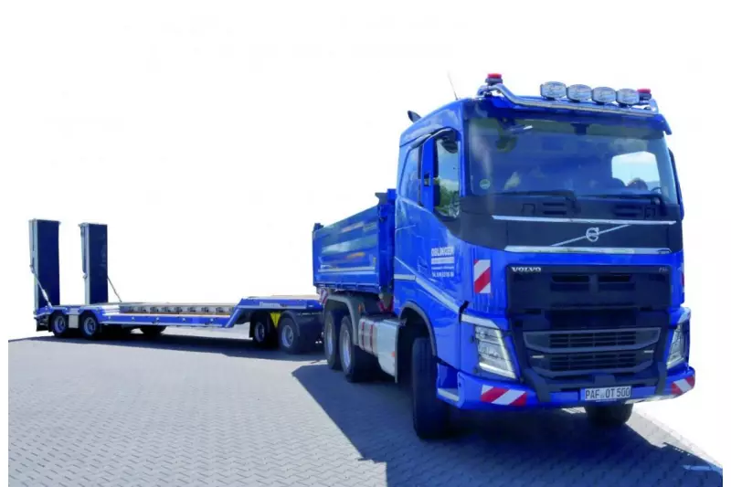 RentCraft nennt Hiebenthal seinen Mietpark mit
Fahrzeugen von 3,5 bis 40 t. Auch Komplettzüge
sind verfügbar.