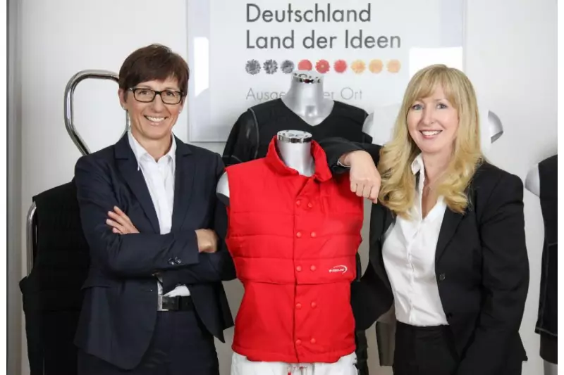 „E.Cooline ist wie eine Klimaanlage zum Anziehen - nur besser, weil CO2-neutral“, sagt Gabriele Renner (rechts). Zusammen mit ihrer Schwester Sabine Stein führt sie die Geschäfte von Pervormance International.