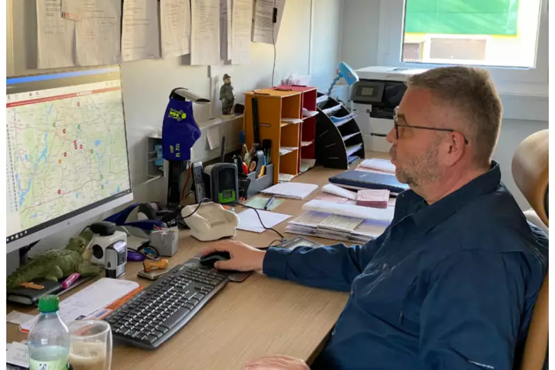 Frank Paulus hat in seinem Unternehmen die Zettelwirtschaft abgeschafft. Dank GPS-Ortung erfolgt die Einsatzplanung entspannt am Bildschirm.