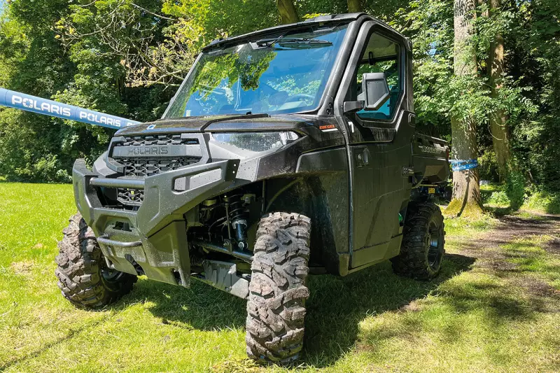 Schick gemacht für die Arbeit. Auch der Ranger Diesel wurde mit frischer Front aufgepeppt. Mit seinem sparsamen, zuverlässigen Kubota 900-cm³-Dreizylinder ist er die Nummer 1 für den harten Mietparkeinsatz. Quelle: Bernd Mair