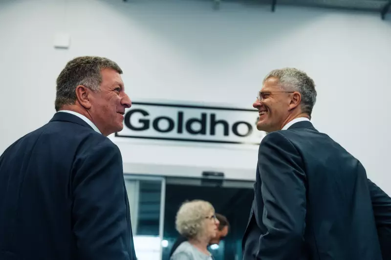 Christian Bernreiter im Austausch mit der Wirtschaft: „Goldhofer zeigt eindrucksvoll, wie technologische Exzellenz und regionale Verantwortung Hand in Hand gehen.“
