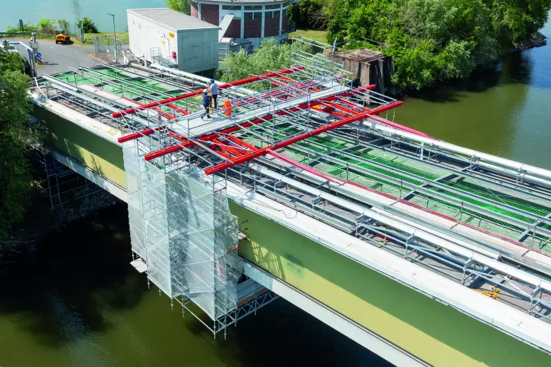 Nach über 50 Jahren Dauernutzung als Betriebsbrücke sind aufwendige Sanierungsmaßnahmen notwendig.
