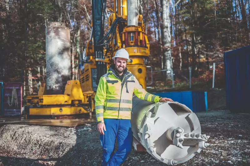 Lucas Tafelmeier, Geschäftsführer bei Tafelmeier Tiefbrunnen-Bau, setzte auf die technische Leistungsfähigkeit der Bauer-Maschinen sowie die individuellen Bohrwerkzeuge von Bauer Parts & Service.
