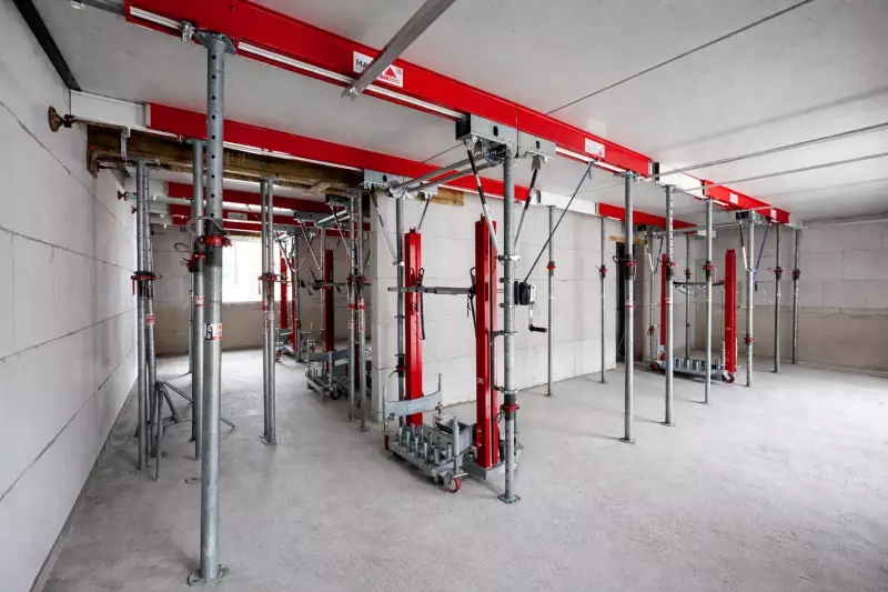 Platzsparend, schnell und wirtschaftlich – klappMAX überzeugt durch schnellen Aufbau und enorm reduzierter Stützenanzahl