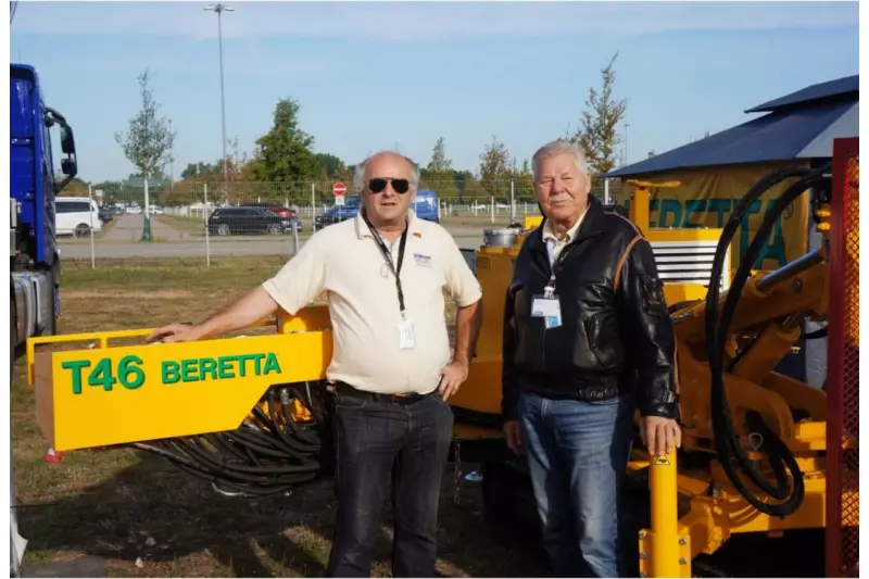 Die Beretta T46 ist ein Multifunktionsbohrgerät mit Raupenfahrwerk und variabler Spurbreite. Um sie und weitere Bohr- und Rammgeräte zu präsentieren, kam das Team von RTS-Detlev Rotzoll nach Karlsruhe.