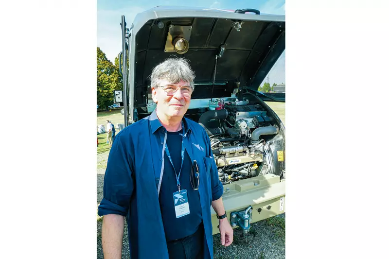 Robert Wagner ist Senior Sales Area Manager bei Rehlko und zuständig für den Vertrieb von Benzinmotoren im EMEA-Raum. Sein Arbeitsplatz befindet sich in Neu-Isenburg bei der Lombardini Motoren GmbH. Quelle: Treffpunkt.Bau