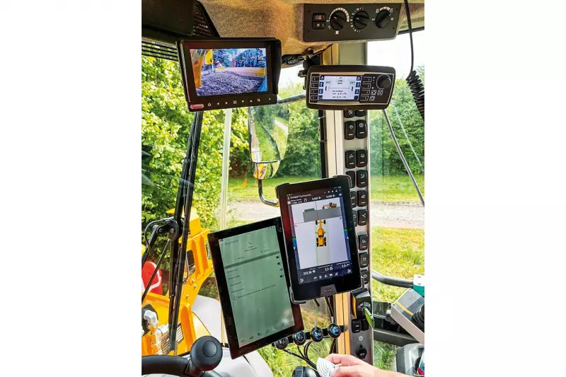 Mithilfe der 3D-Maschinensteuerung ist es möglich, anhand eines digitalen Geländemodells die genaue Höhe zu erstellen. Nach einer kurzen Eingewöhnungszeit konnte der Leonhard Weiss-Maschinist den Reptail effizient und präzise einsetzen. Quelle: Leonhard Weiss