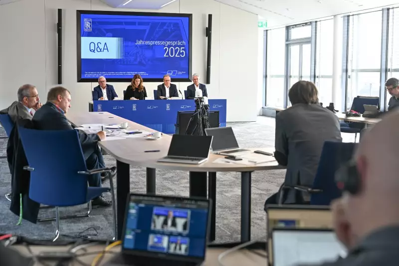 Jahrespressegespräch 2025 von Rolls-Royce Power Systems. Die Redner von rechts nach links: Dr. Andreas Strecker, CFO, Dr. Jörg Stratmann, CEO, Dr. Thelse Godewerth, CPO, Wolfgang Boller, Pressesprecher.