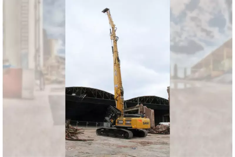 Mit der High-Reach-Ausrüstung erreicht der 3-teilige Ausleger mit Schnellwechselrahmen eine maximale Arbeitshöhe von 28,15 m.