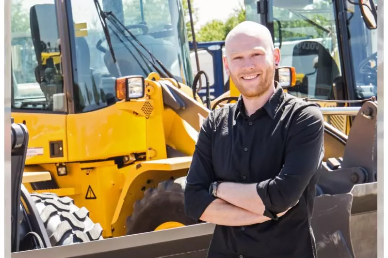 Steffen Lehmann kümmert sich bei der Maschinenbau Rehnen GmbH um alle Belange rund um die Sany Maschinen.