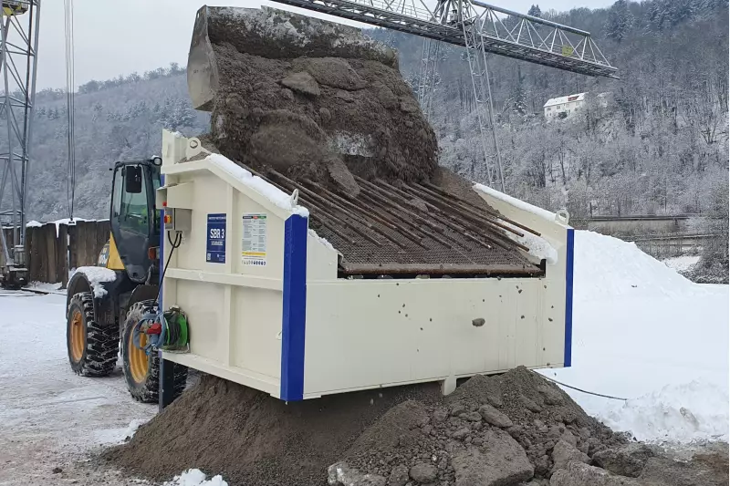 Vom Restbeton zum Recycling-Beton – Aufbereitung trotz Schnee und Eis mit dem SBR3.