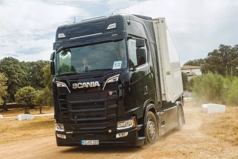 Die Probefahrten verdeutlichten die Unterschiede zwischen batterieelektrischen, alternativen und konventionellen Antrieben. Quelle: Treffpunkt.Bau