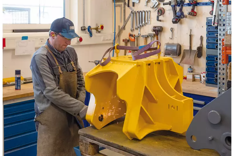 Viel Handarbeit steckt in jedem Baugerät. „Wir haben eine sehr gute Mischung aus erfahrenen und jungen Mitarbeitern, die frisches Know-how ins Unternehmen bringen“, freut sich Schmölz.