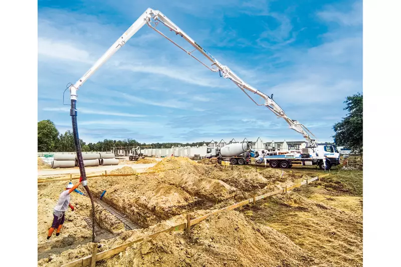 Die Schwing-eigene S-Rohr-Technologie erzeugt einen nahezu kontinuierlichen Betonfluss. Die maximale Fördermenge der neuen XS37-5RZ beträgt 165 m³/h. Quelle: Schwing