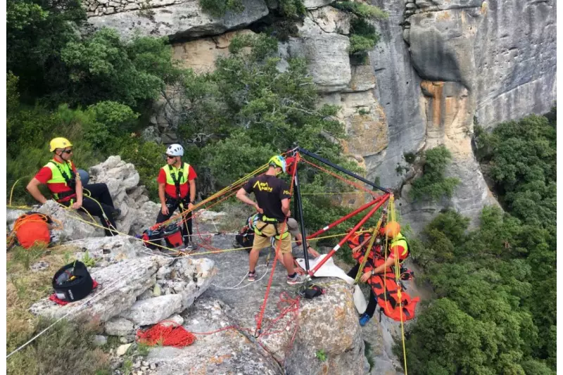 Mit der akkubetriebenen Seilwinde „Actsafe RCX“ von Sylotec ist der Transport von Menschen oder Lasten auch in schwer zugänglichen Bereichen möglich.