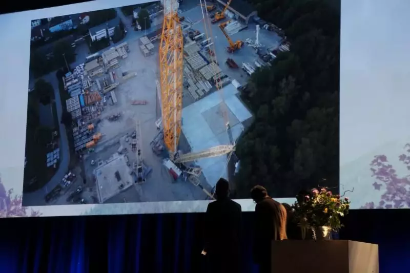 Das Team Terex Cranes Germany während
der Präsentation des Boom Boosters.