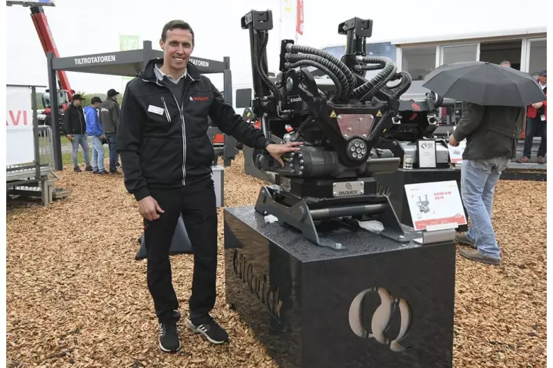 Stefan Schauer, Geschäftsführer Oilquick: Wir beobachten die Marktentwicklung sehr genau. Zurzeit ist der Tiltrotator ein heißes Thema. Im skandinavischen Raum schon längst Standard, gewinnt der Tiltrotator auch im deutschen Markt zunehmend an Akzeptanz. Ein ganz entscheidender Punkt neben dem Gewinn an Flexibilität ist der zunehmend dramatische Fachkräftemangel. Der Tiltrotator am Bagger hilft, indem er den Mann mit der Schaufel in der Hand substantiell unterstützen und in bestimmten Bereichen sogar ersetzen kann. Wir arbeiten im Bereich Tiltrotatoren nun erstmalig mit Engcon zusammen und haben ein System entwickelt, das auf den deutschsprachigen Markt angepasst ist. Wir können mit unserem System am Festanbau- sowie am Sandwich-Tiltrotator die erforderliche Literleistung für anspruchsvollste Anwendungen zur Verfügung stellen – und das im harten Dauereinsatz auf der Baustelle. Für diese Extremleistungen entwickeln wir selbst die geeigneten Komponenten und stellen diese auch selbst in unserem Werk in Steindorf her. Wir überzeugen damit viele unglückliche Maschinisten im Profibereich, welche bisher diese Möglichkeit der erforderlichen Leistung nicht hatten. Dabei behält der Kunde nach Beratung die freie Wahl, ob er mit ‚einfacher‘ Technik oder mit ‚Hightech‘ arbeiten möchte. Unser System ist modular aufgebaut und zu jedem Zeitpunkt ‚upgradebar‘. Unsere Messe-Message: Tiltrotatoren mit 0°-Technologie, angepasst auf den deutschen Markt, vom Einsteiger bis zum Profi. Wir haben immer eine leistungsgerechte Lösung – nicht nur auf dem Papier.