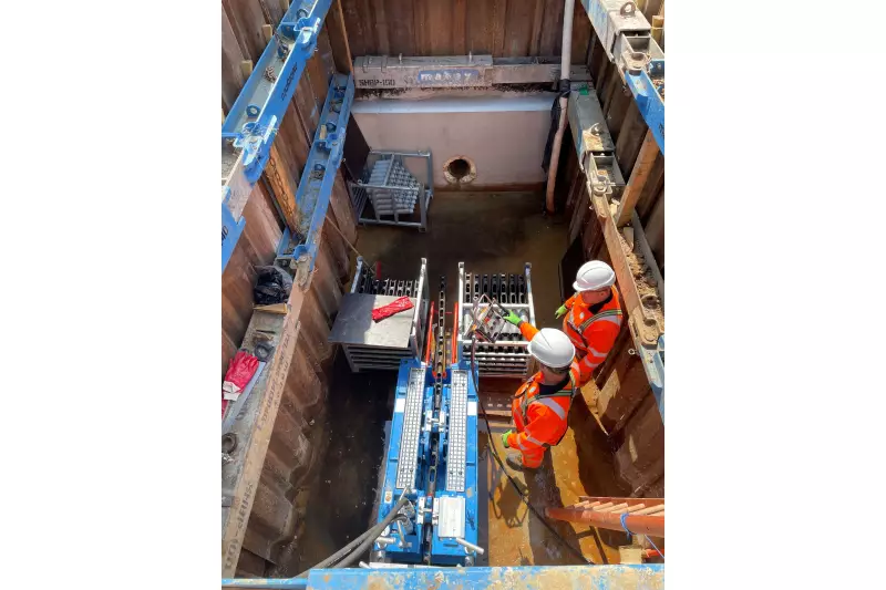 Platzsparend: Das Grundoburst-System erneuert Rohre aus einer kompakten Grube.