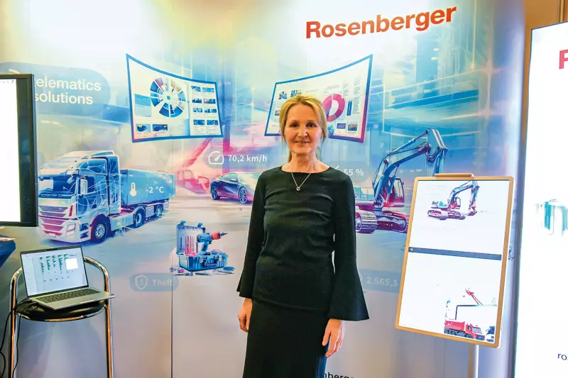 Rosenberger Telematics ist der Partner für die Vernetzung und Digitalisierung von Fuhrparks und Baustellen. Wichtigstes Tool ist der webbasierte Commander u. a. mit Echtzeit-Ortung und digitalem Fahrtenbuch, wie uns Sabine Compernass erläuterte. Quelle: Treffpunkt.Bau
