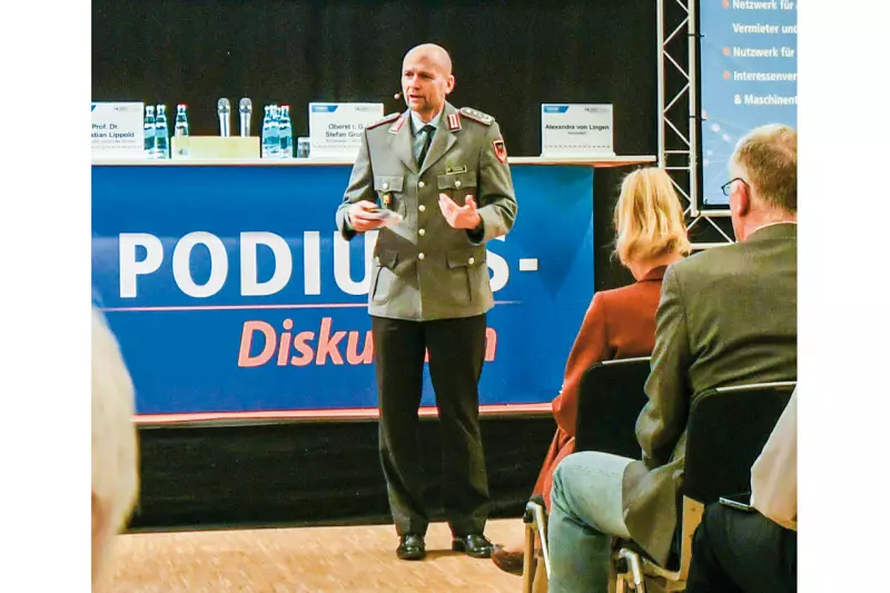 Milliardenaufträge zur Erreichung der Kriegstüchtigkeit bis 2029. Oberst i. G. Stefan Gruhn präsentierte die Bundeswehr als potenten Bauherren. Quelle: Treffpunkt.Bau
