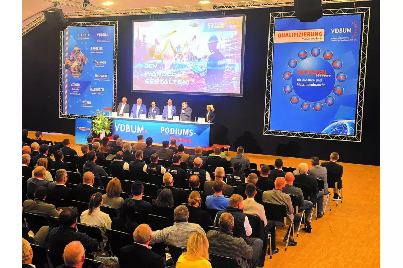 
Kompakte Wissensvermittlung: Rund 1.200 Führungskräfte werden am Fitness-Programm für die Baubranche, Umwelt- und Maschinentechnik teilnehmen.
Foto: VDBUM
