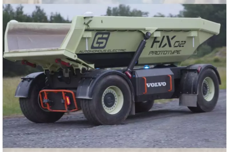 Der autonome Lastenträger HX2 auf der neuen F&E-Teststrecke in Eskilstuna.