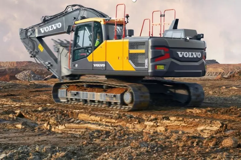 Die neue Größe in der 20-Tonnen-Klasse heißt Volvo EC200E. Mit extremer Vielseitigkeit, nochmals gesteigerter Leistung und bewährten Tugenden wie Robustheit und Zuverlässigkeit soll er dieses hart umkämpfte Marktsegment dominieren.
