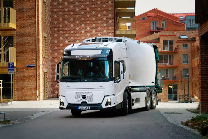 Volvo Trucks stellt auf der IFAT 2026 in Halle C6, Stand 417 zwei Elektrofahrzeuge vor, unter anderem den Volvo FM Low Entry als Abfallsammelfahrzeug, das erste von Volvo Trucks eingeführte rein elektrische Modell.

