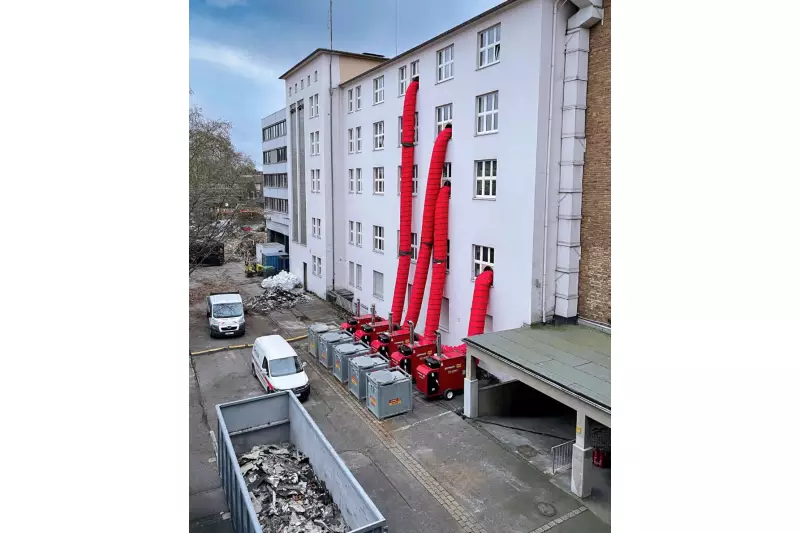 Mit den Öl-Heizern Titan 235 T bietet Zeppelin Rental eine Mietlösung für die Winterbaubeheizung. 