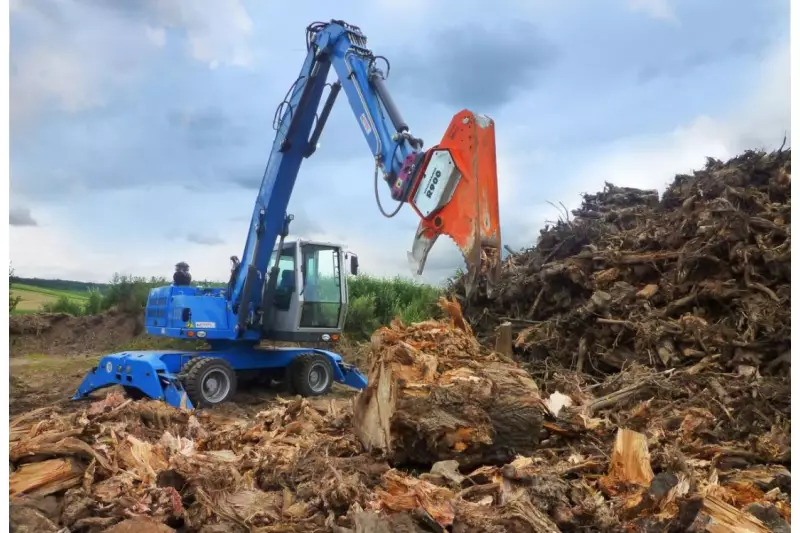 Der Woodcracker R besticht durch seine vielfältigen Einsatzgebiete: Entnahme des gesamten Wurzelstockes aus dem Erdreich, Zerkleinerung des Wurzelstockes zur Weiterverarbeitung mittels Schredder, Verringerung des Transportvolumens durch Vorzerkleinerung, großflächige Rekultivierungsmaßnahmen, Säuberung des Bodens zur Neuanlage eines Pflanzenbestandes.