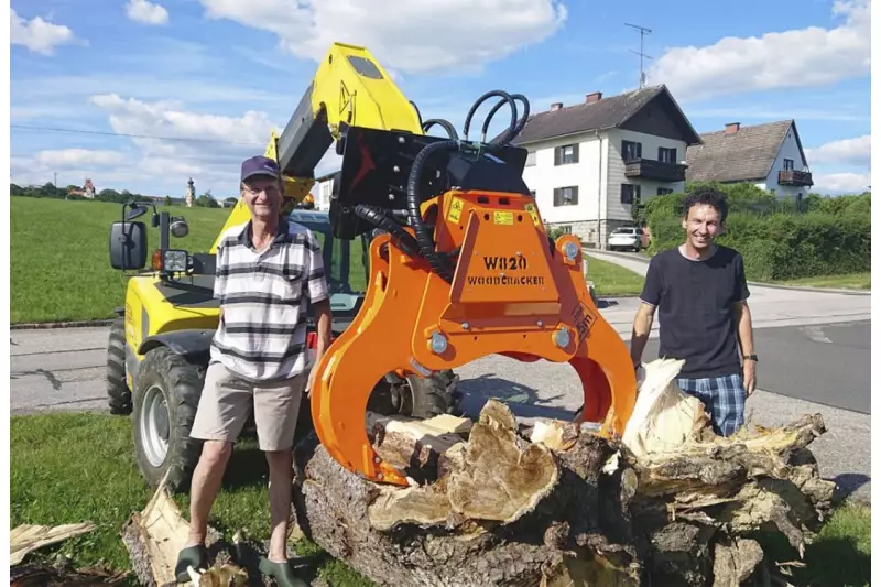 Es muss nicht immer ein Bagger sein. Auch ein Teleskoplader mutiert mit einem Woodcracker zur Forstmaschine. Der W820 ist etwa so groß wie der allererste Woodcracker. Quelle: Westtech