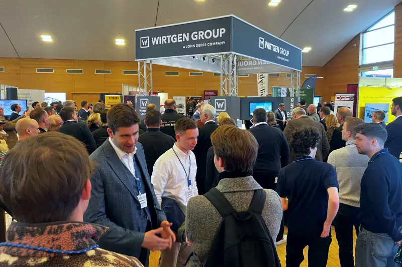 Zahlreiche Besucher nutzten am Messestand die Möglichkeit, sich mit den Experten der Wirtgen Group auszutauschen. 
